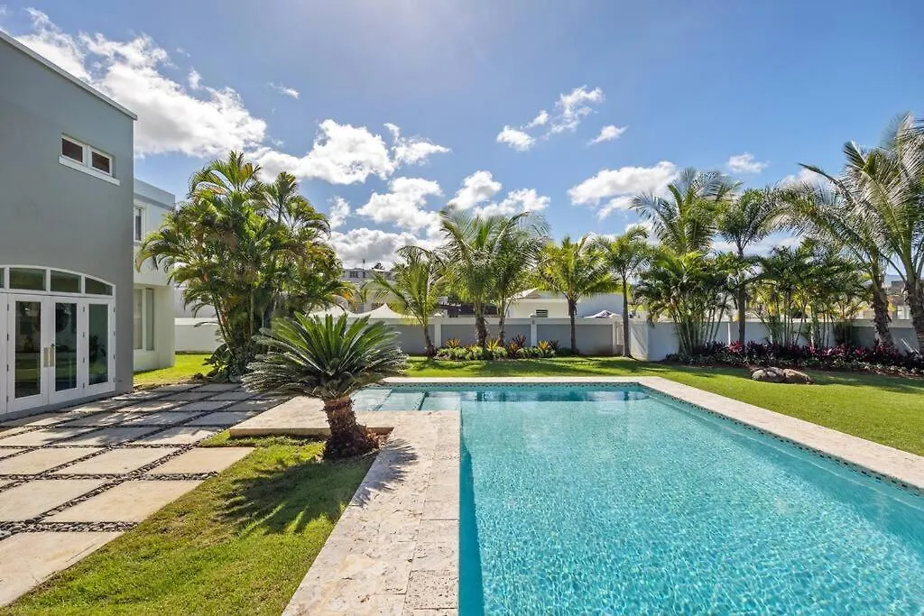 Enchanted Hideaway With Private Pool Pitahaya アパート